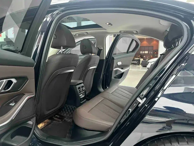 BMW 3 Series — Фото автомобиля 10