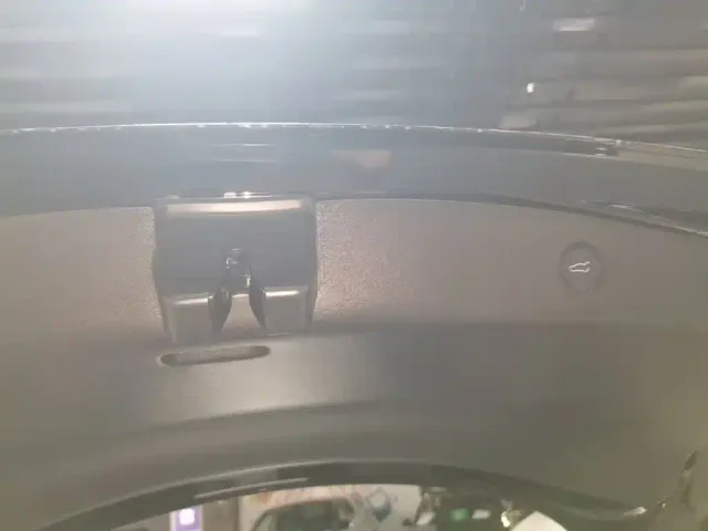Tesla Model 3 — Фото автомобиля 18