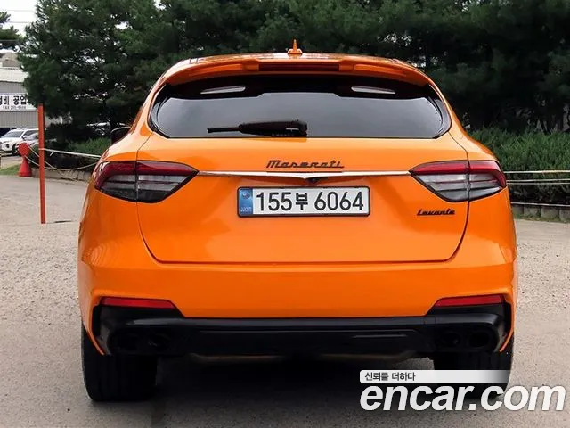 Maserati Levante — Фото автомобиля 4