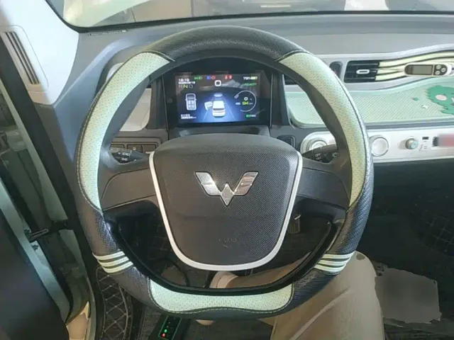 Wuling Hongguang Mini EV — Фото автомобиля 10