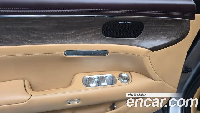 Genesis G90 Бензин 3.5 турбо AWD — Фото автомобиля 28