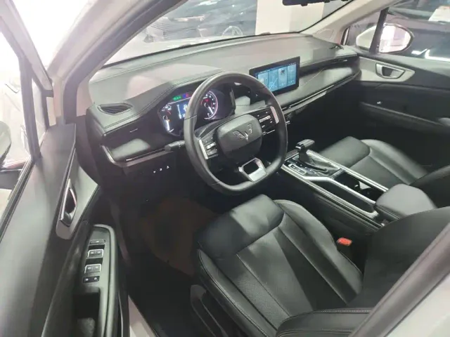 Wuling Jiachen — Фото автомобиля 12