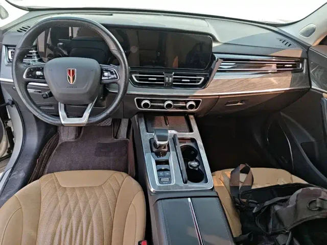 Hongqi HS5 — Фото автомобиля 13