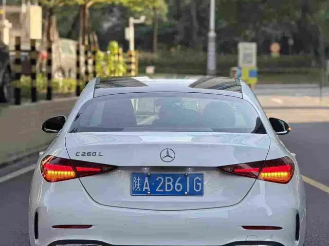 Mercedes-Benz C-Class — Фото автомобиля 4