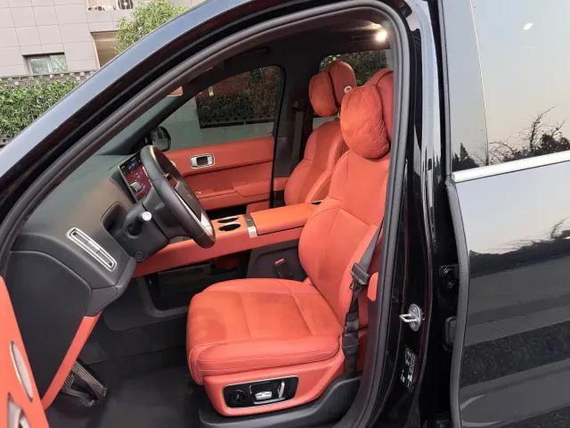 Li Auto L9 — Фото автомобиля 4