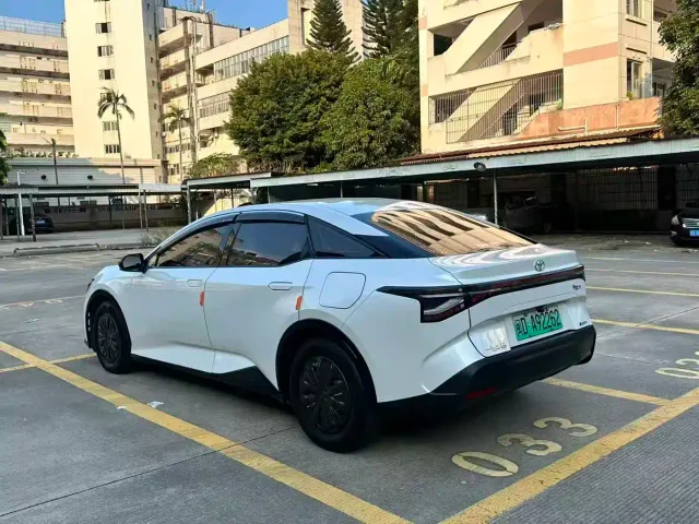 Toyota bZ3 — Фото автомобиля 3