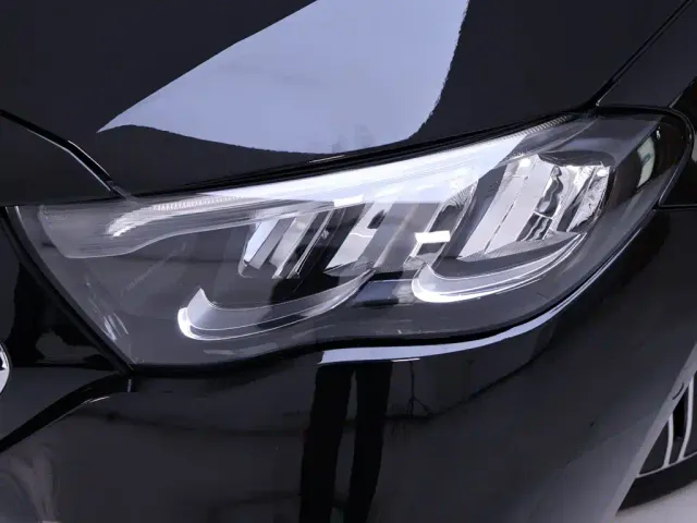 Mercedes-Benz E-Class — Фото автомобиля 4
