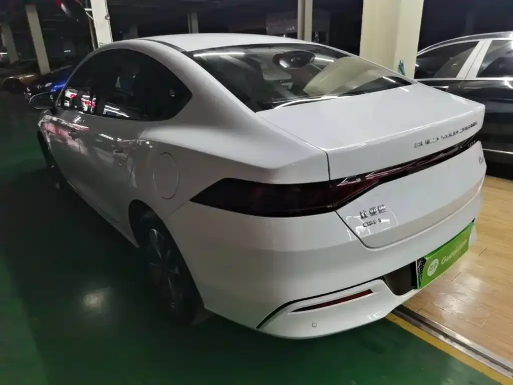 BYD Qin PLUS 2024 Glory Edition DM-i 55KM Leading — Фото автомобиля 4