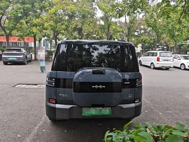 Fang Cheng Bao Titanium 7 2025 AWD Base Model — Фото автомобиля 5