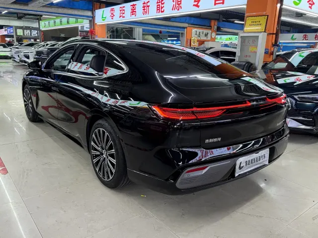 Geely Galaxy Xingyao 8 — Фото автомобиля 4