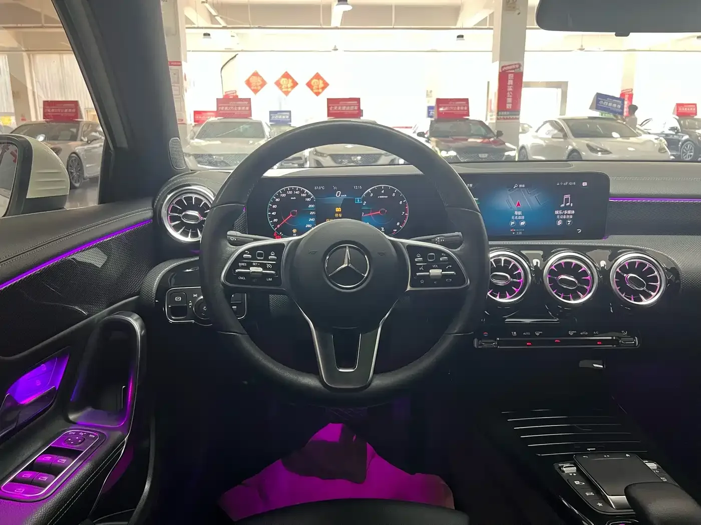 Mercedes-Benz Mercedes-Benz A-Class 2022 Facelift A 200 L Sport Sedan Dynamic — Фото автомобиля 12