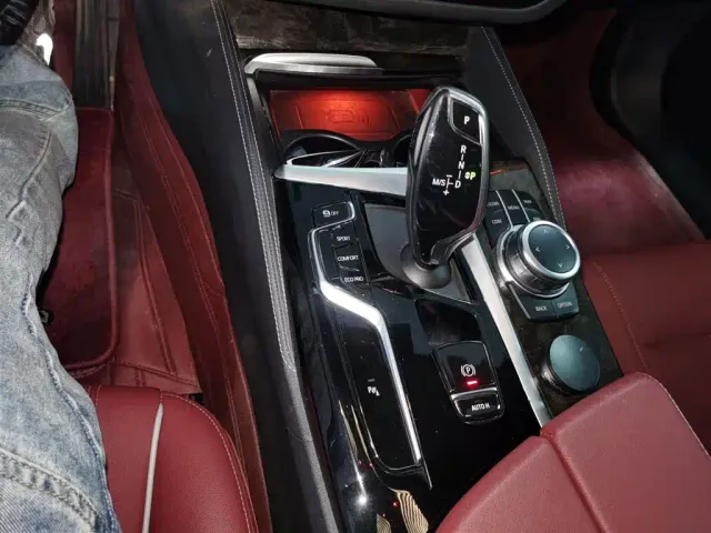 BMW 5 Series — Фото автомобиля 9