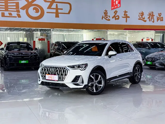 Фотография автомобиля — Audi Q3