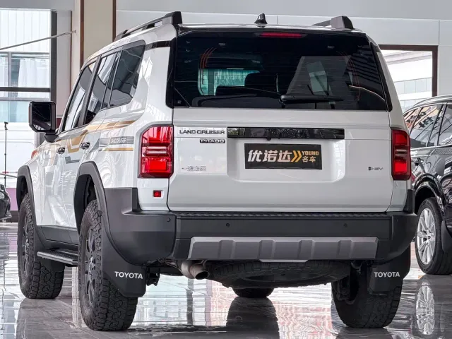 Toyota Prado — Фото автомобиля 5