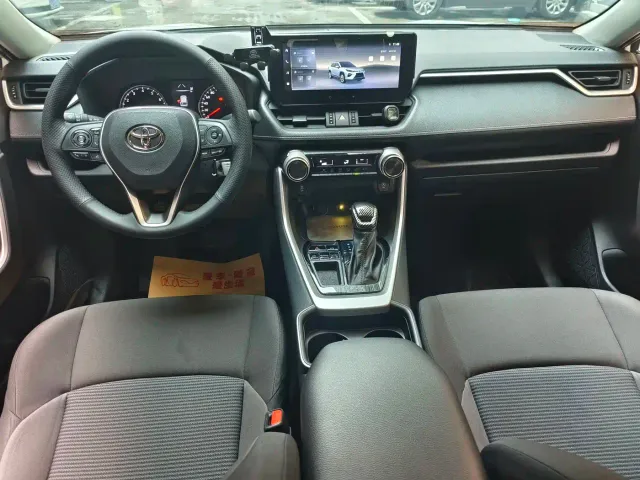 Toyota Wildlander — Фото автомобиля 10