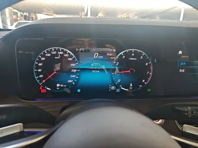 Mercedes-Benz E-Class — Фото автомобиля 11