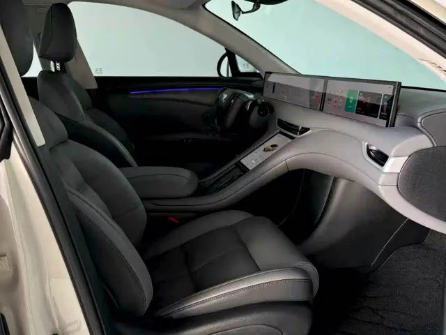 IM Motors LS6 — Фото автомобиля 17