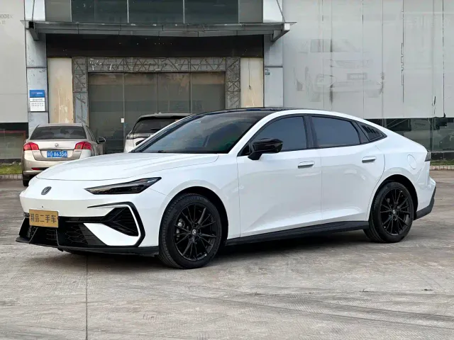 Фотография автомобиля — Changan UNI-V