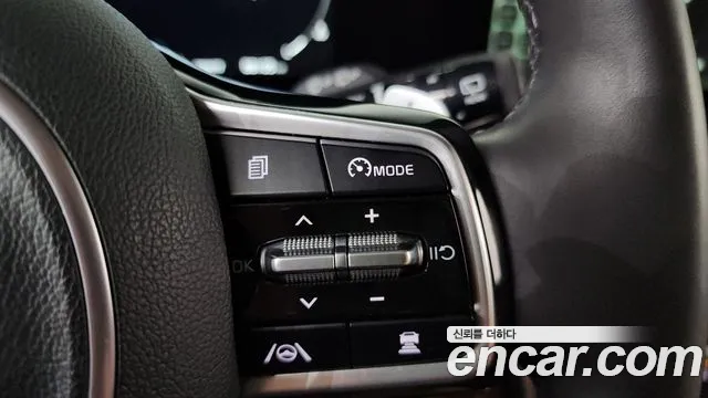 Kia Carnival Generation 4 — Фото автомобиля 23