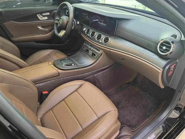 Mercedes-Benz E-Class — Фото автомобиля 7