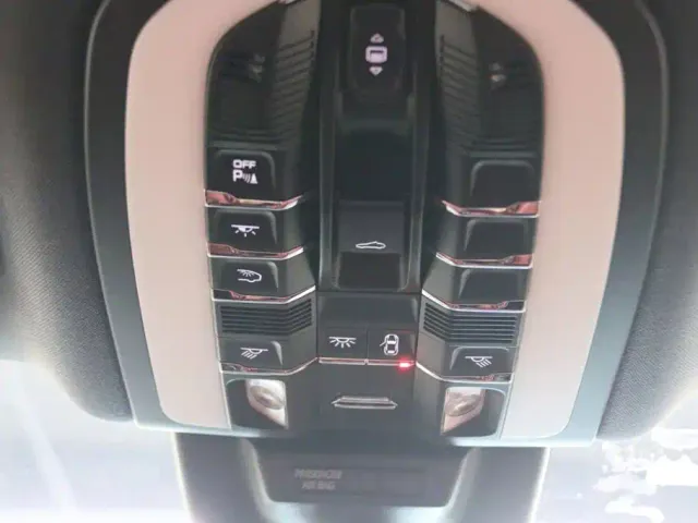 Porsche Macan — Фото автомобиля 10