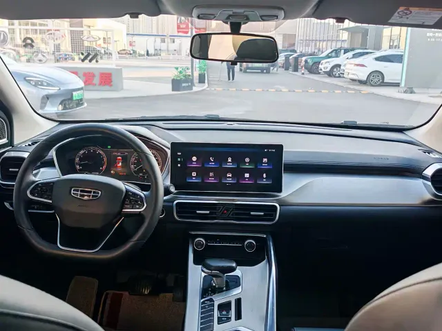 Geely Binyue — Фото автомобиля 6