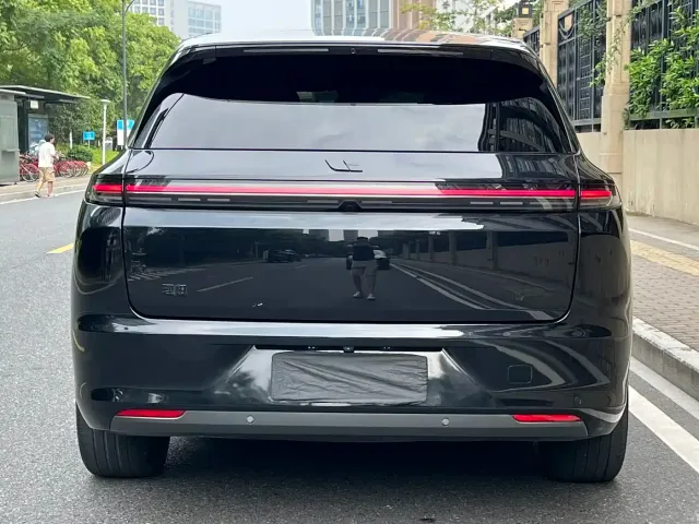 Li Auto Li Auto L7 2023 Pro — Фото автомобиля 5