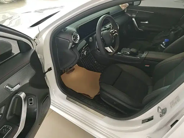 Mercedes-Benz A-Class — Фото автомобиля 15