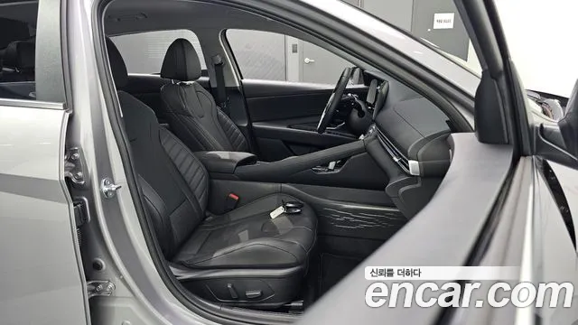 Hyundai Avante CN7 — Фото автомобиля 12