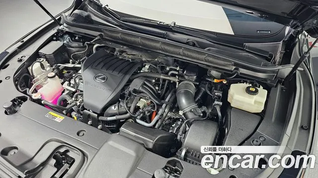 Lexus RX — Фото автомобиля 5