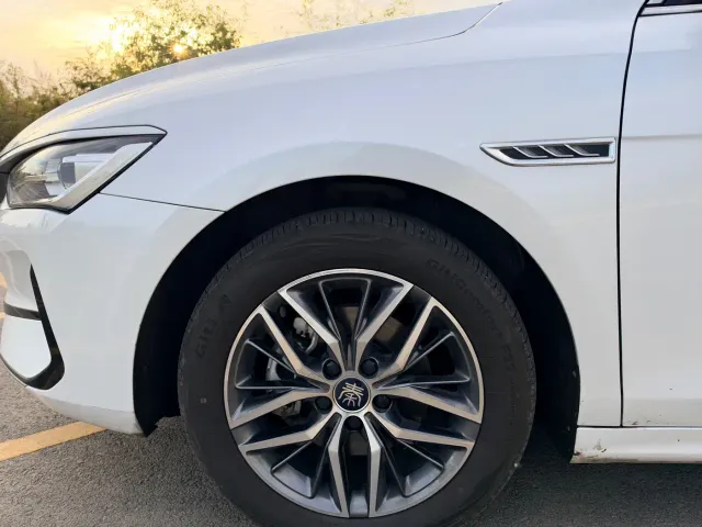 BYD Qin PLUS — Фото автомобиля 25