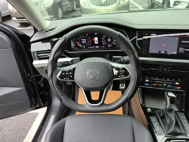 Volkswagen Passat — Фото автомобиля 10