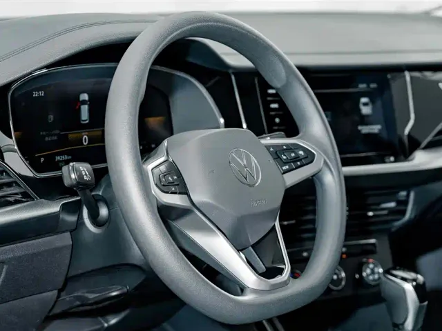 Volkswagen Passat — Фото автомобиля 9
