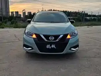 Nissan Tiida — Фото автомобиля 3