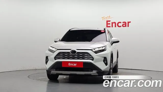 Toyota RAV4 — Фото автомобиля 3