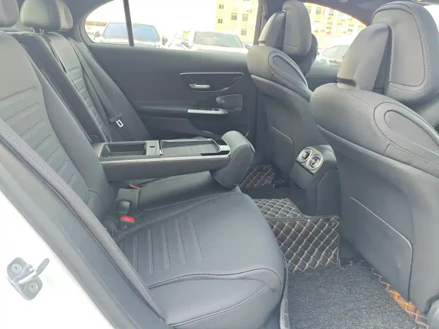Mercedes-Benz C-Class — Фото автомобиля 16
