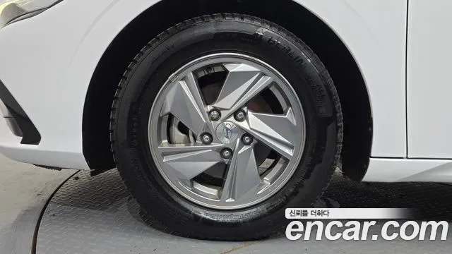 Hyundai Avante CN7 — Фото автомобиля 5