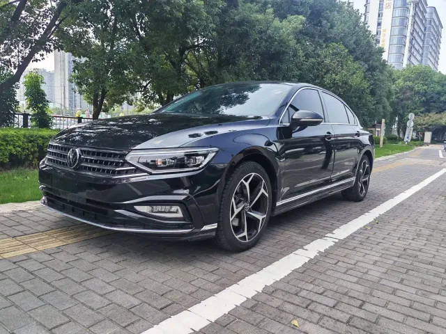 Фотография автомобиля — Volkswagen Magotan