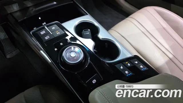 Kia K8 Hybrid — Фото автомобиля 9