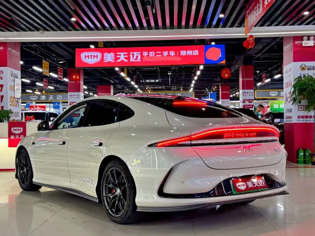 IM Motors L6 — Фото автомобиля 6
