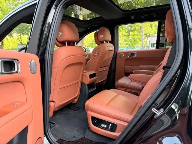 Li Auto L8 — Фото автомобиля 5