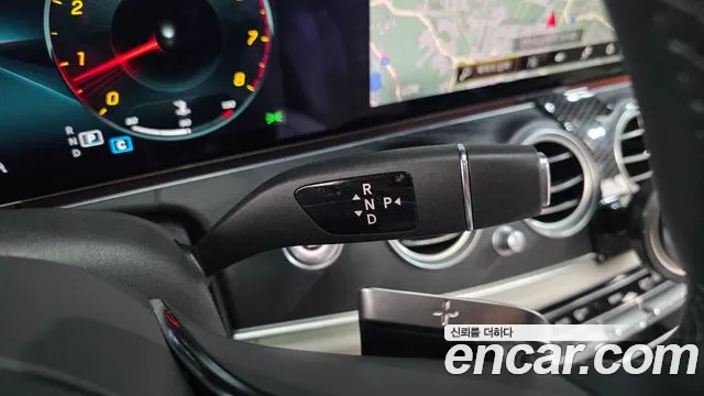 Mercedes-Benz E-Class — Фото автомобиля 7