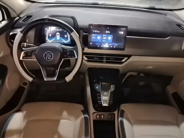 BYD Yuan Pro — Фото автомобиля 9