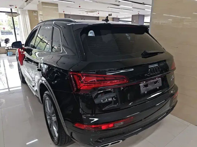Audi Q5L — Фото автомобиля 4