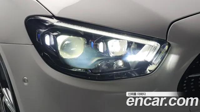 Mercedes-Benz E-Class — Фото автомобиля 7