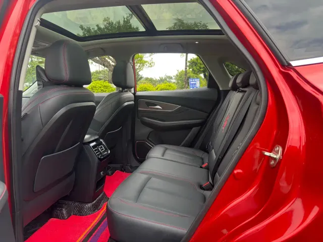 Forthing T5 Evo — Фото автомобиля 7