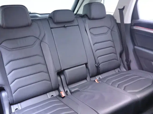 Volkswagen Touareg — Фото автомобиля 23