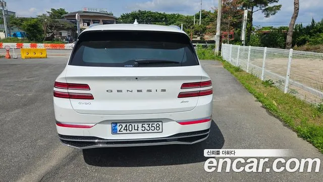Genesis GV80 — Фото автомобиля 15
