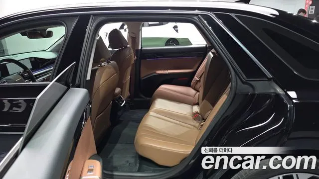 Hyundai Grandeur GN7 — Фото автомобиля 18