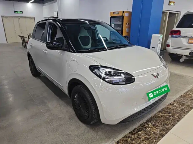 Wuling Bingo — Фото автомобиля 3